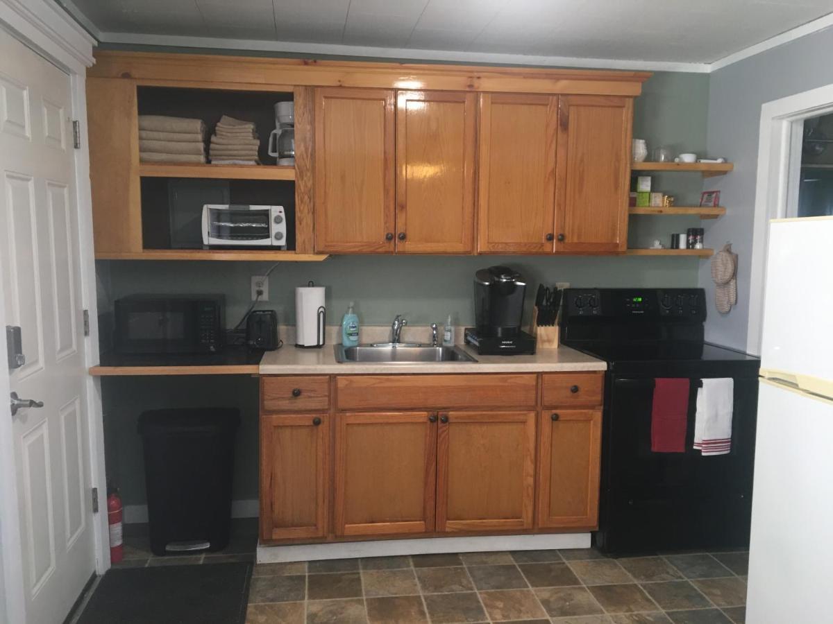 Home Away From Home, Recently Renovated North Troy Esterno foto