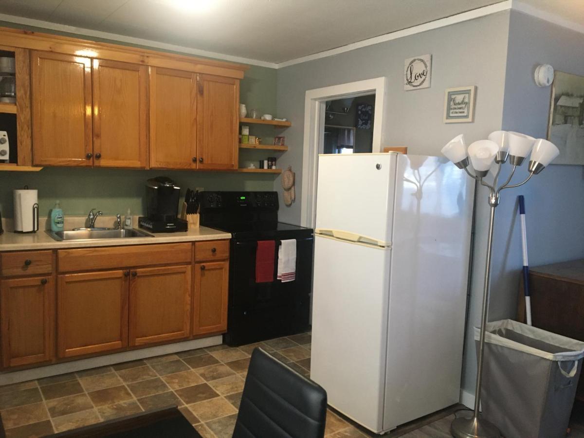 Home Away From Home, Recently Renovated North Troy Esterno foto