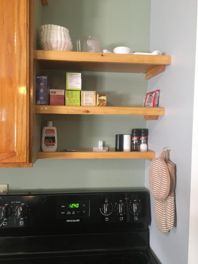 Home Away From Home, Recently Renovated North Troy Esterno foto