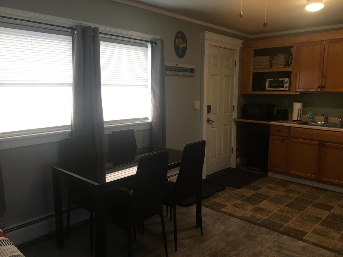 Home Away From Home, Recently Renovated North Troy Esterno foto