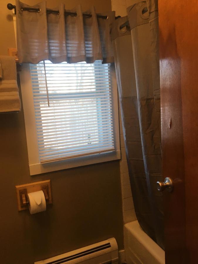 Home Away From Home, Recently Renovated North Troy Esterno foto